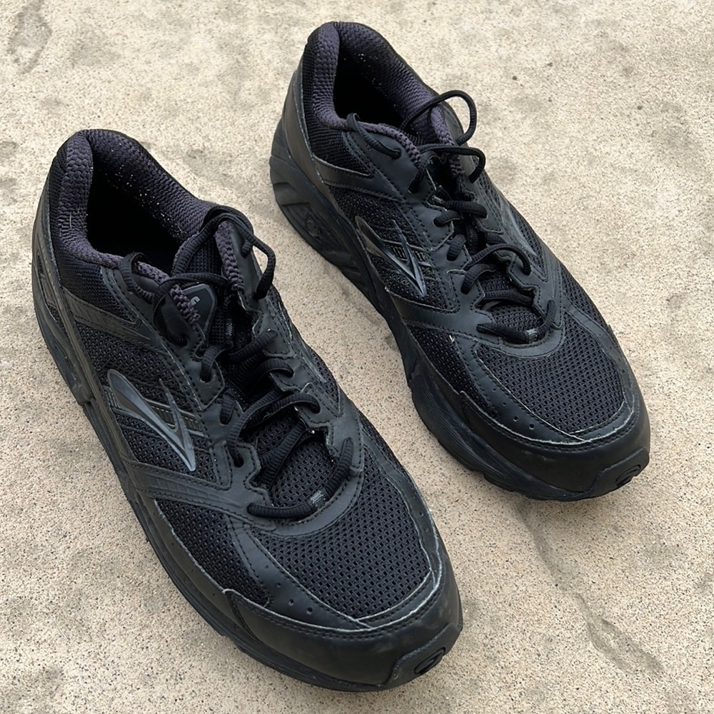 Brooks Addiction 9 Black Walking Sneakers Men's Size 13